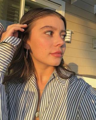 Genevieve Hannelius amante