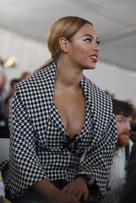 Ceremonia de inauguración de Beyonce para el Centro Barclays